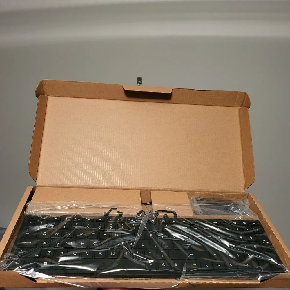 NWT HP 310 Black Keyboard and Mouse Combo